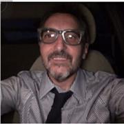 Ho esperienza più che trentennale nel mondo della grafica e del marketing, e circa ventennale anche come insegnante (Suite Adobe).
Alla fine del corso, i miei studenti, saranno in grado di realizzare file perfetti per il web/social e per qualsiasi tipo di